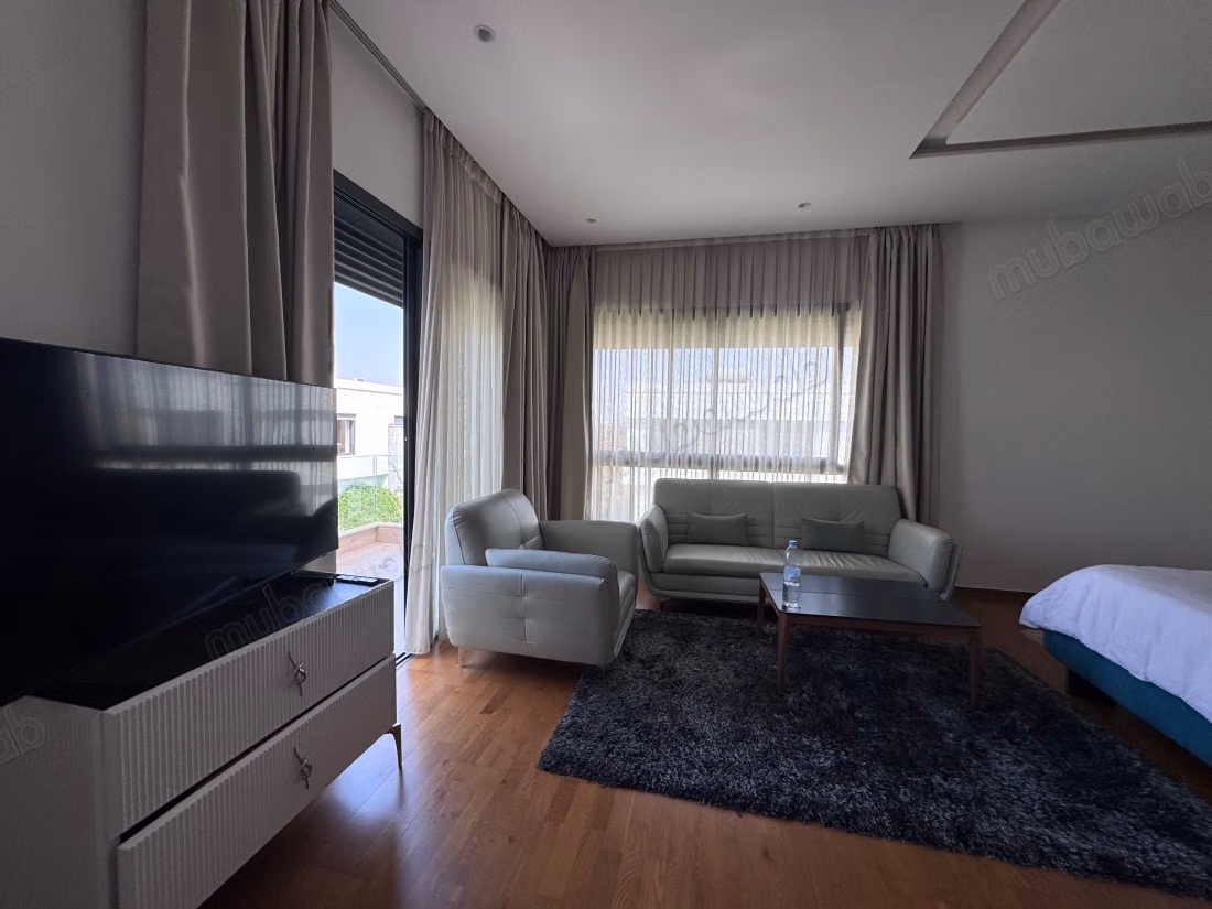 Luxurious villa for rent in El Menzeh. Total area 450 m². Furnished