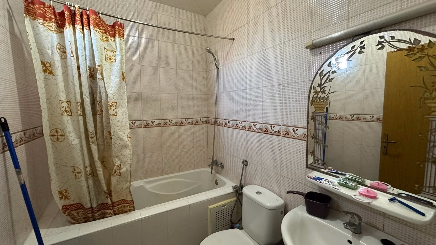 Appartement à louer en Centre ville. Surface totale 107 m². Meublé