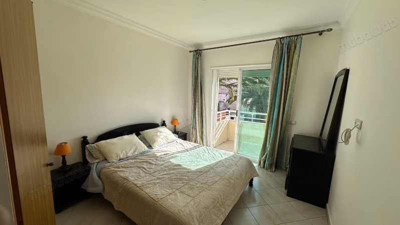 Appartement à louer en Centre ville. Surface totale 107 m². Meublé
