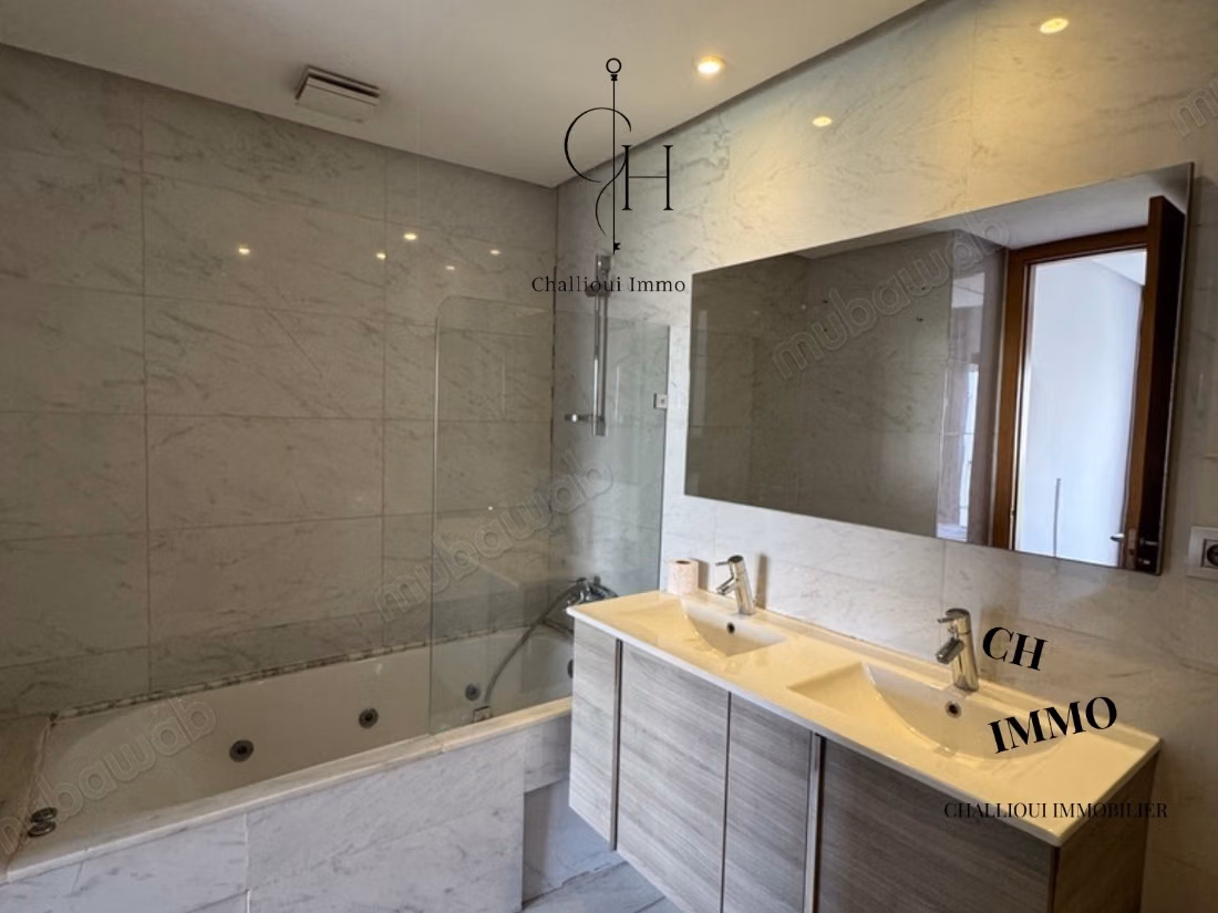 Alquiler de Apartamento Amueblado Moderno con Vista a la Piscina