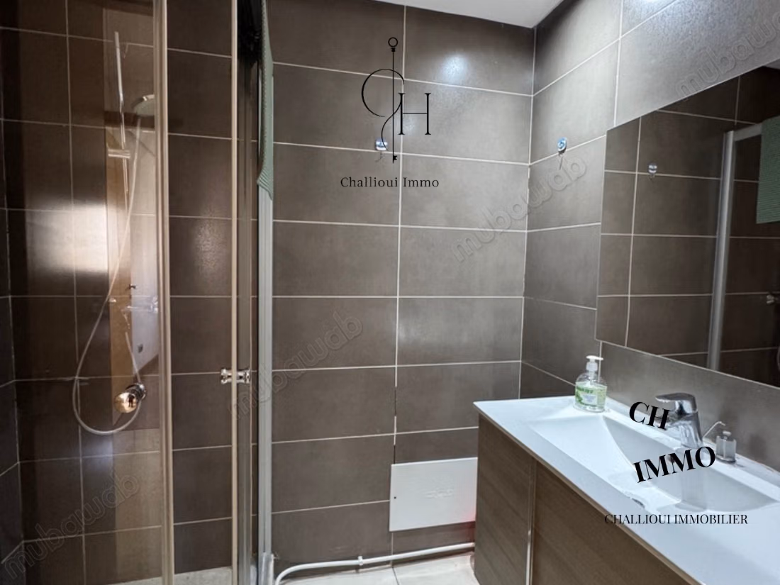 Alquiler de Apartamento Amueblado Moderno con Vista a la Piscina