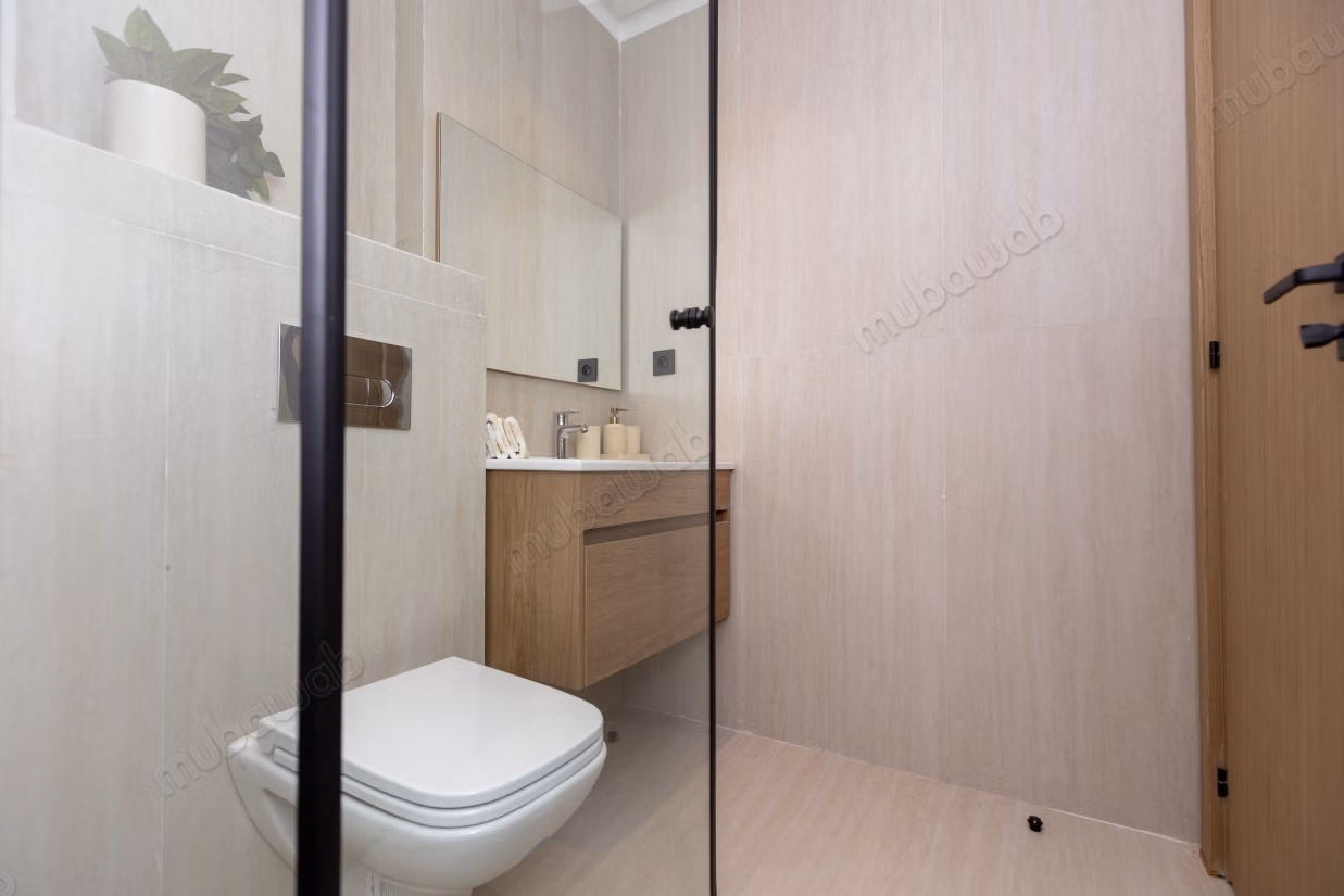 Stupendo appartamento in vendita nel quartiere Bachkou. Superficie totale di 117 m². Cucina completamente attrezzata