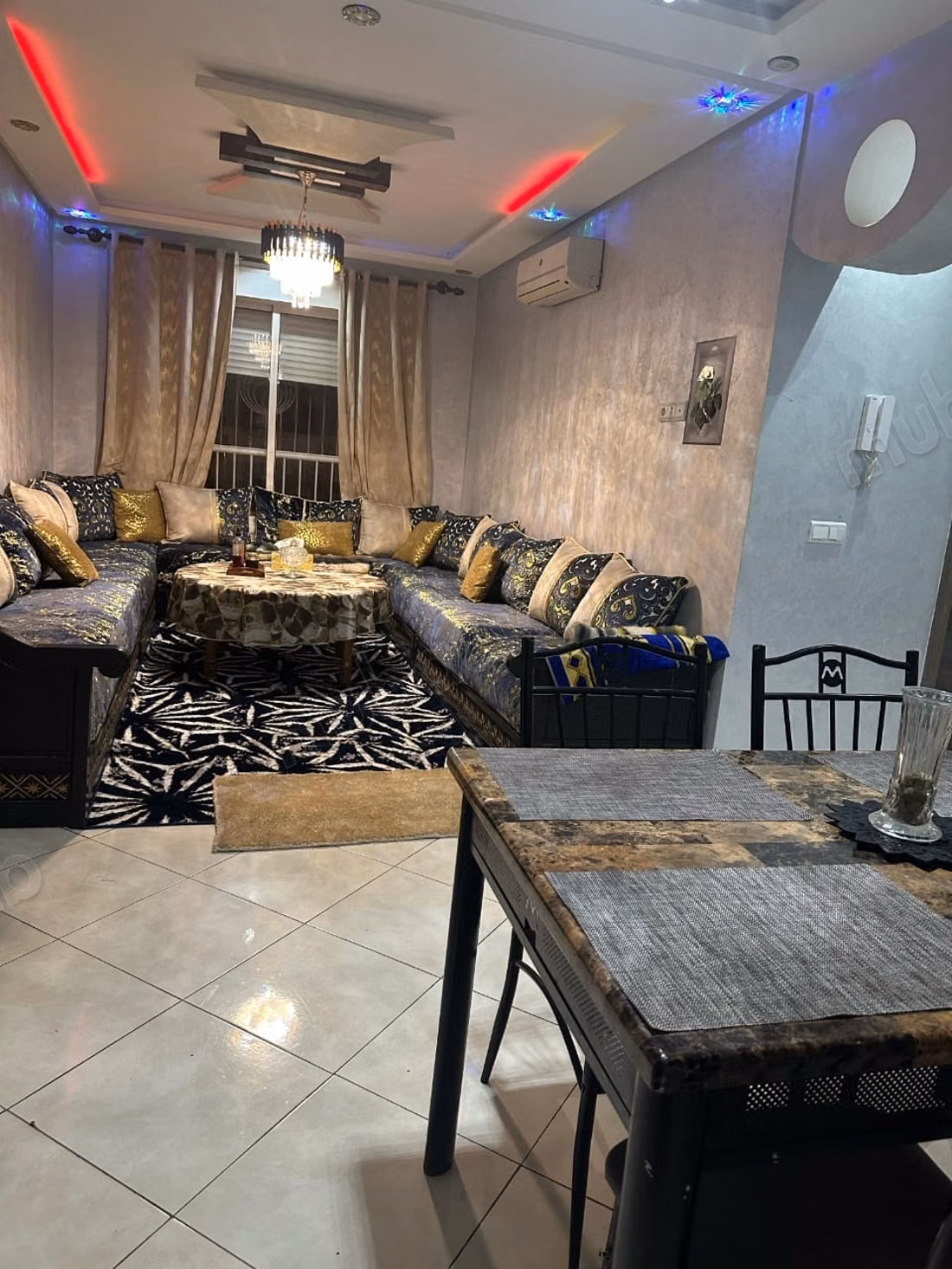 Bonito apartamento en venta en Hay Mohammadi. 2 habitaciones agradables. Amueblado