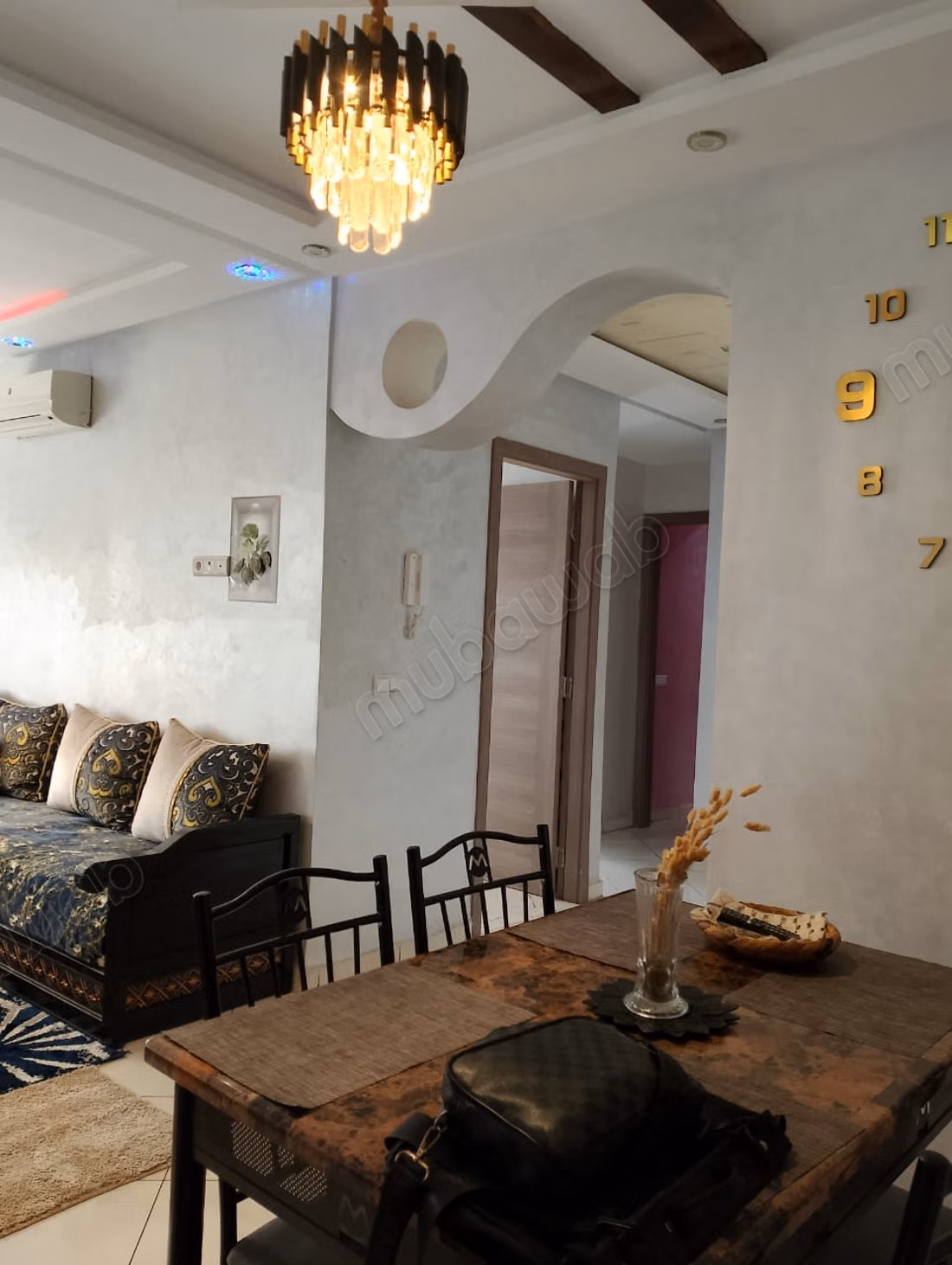 Bonito apartamento en venta en Hay Mohammadi. 2 habitaciones agradables. Amueblado