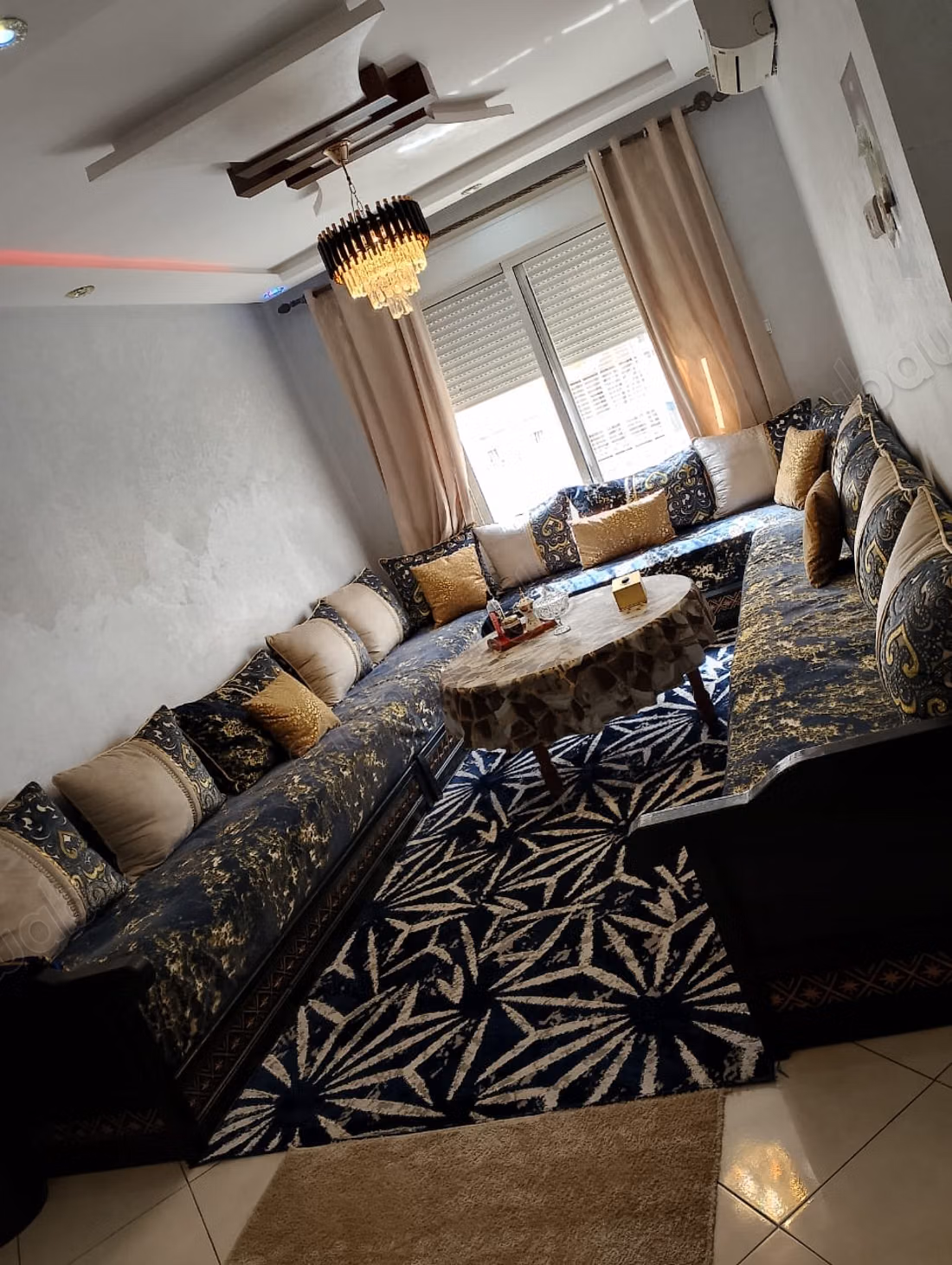 Bonito apartamento en venta en Hay Mohammadi. 2 habitaciones agradables. Amueblado