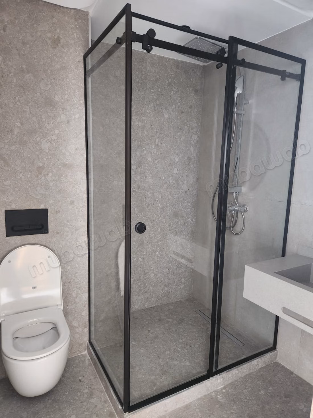 Appartamento vuoto 3 camere soggiorno 136m² a CFC senza vista
