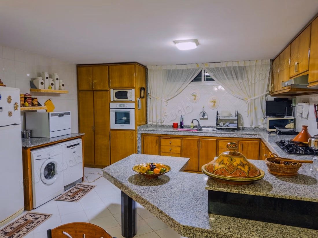 Magnificent villa for sale. Total area 200 m². Furniture