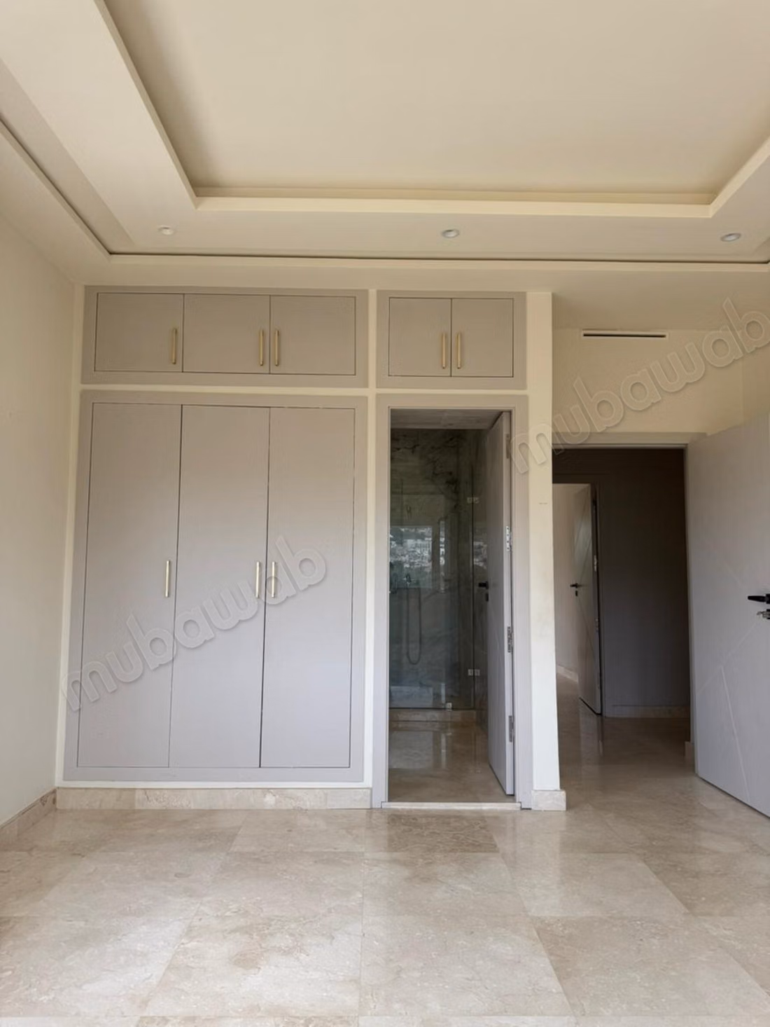 Empty apartment of 210 m² for rent in Moujahidin