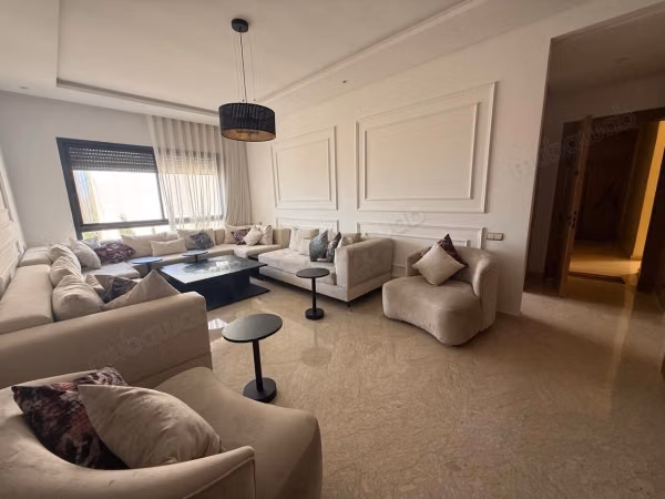 Newly furnished apartment with 3 bedrooms and 2 bathrooms