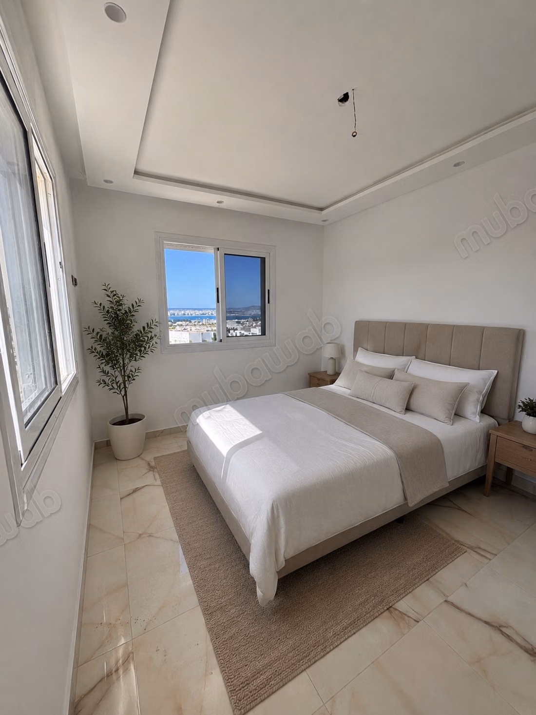 Appartement met uitzicht op zee en bergen