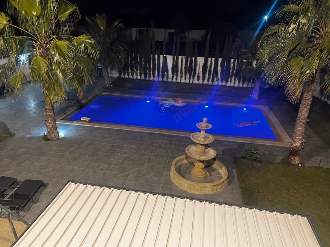 Alquiler de temporada de villa de lujo en Agadir Melloul. Superficie total de 120 m². Plazas de aparcamiento y hermoso jardín