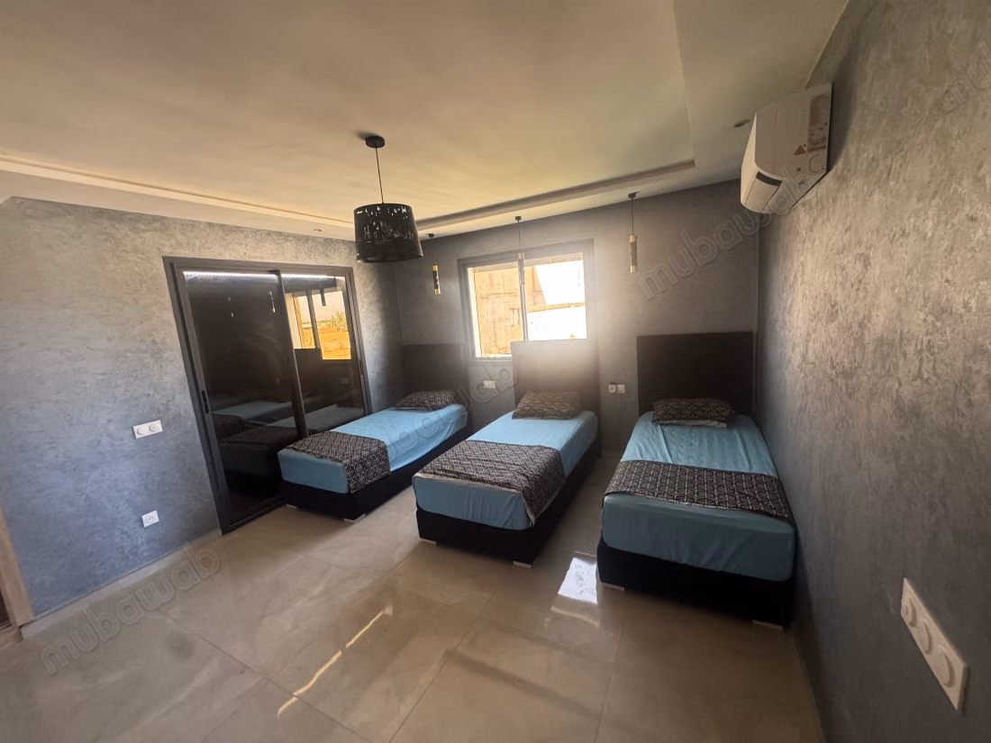 Alquiler de temporada de villa de lujo en Agadir Melloul. Superficie total de 120 m². Plazas de aparcamiento y hermoso jardín