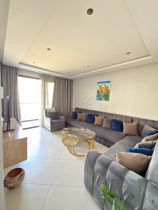 En face du palais des congrès, appartement meublé à louer