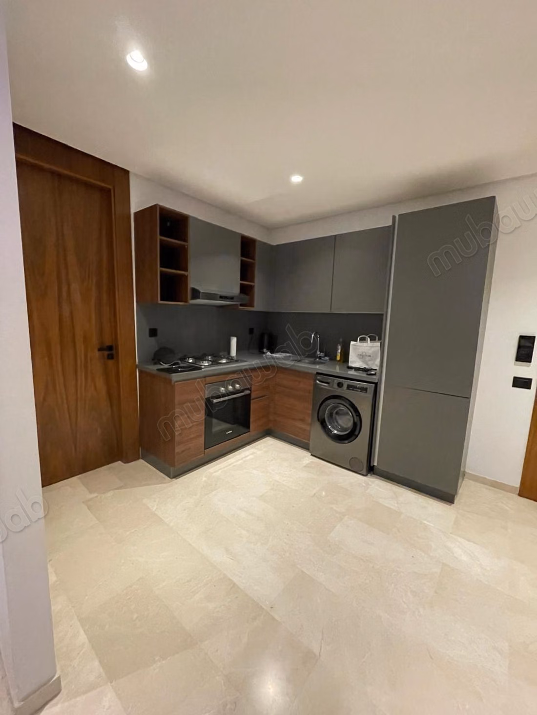 À LOUER Appartement 2 chambres Meublé CFC