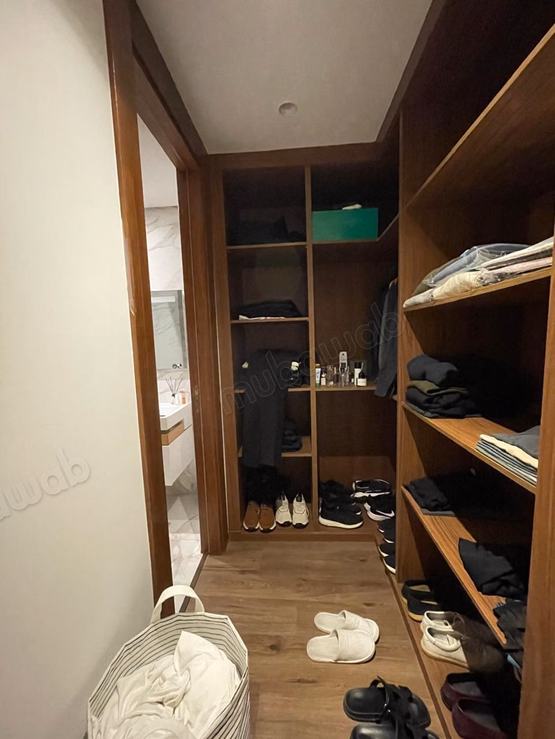 À LOUER Appartement 2 chambres Meublé CFC