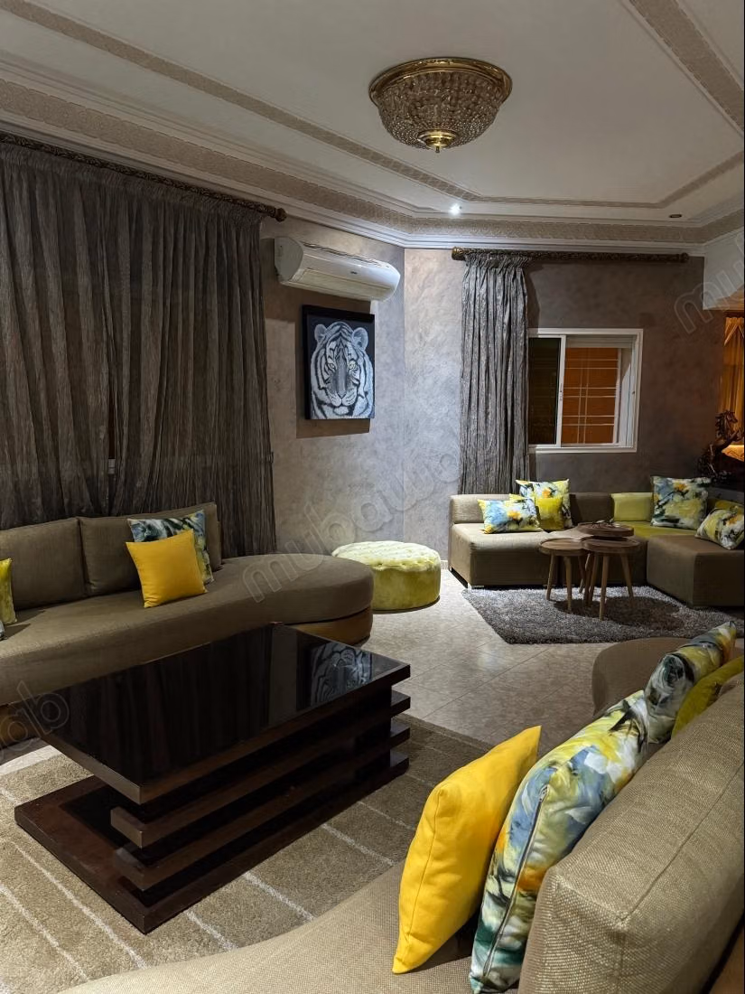 Casa en venta en Oued Fes. 4 habitaciones. Salón tradicional, antena parabólica general