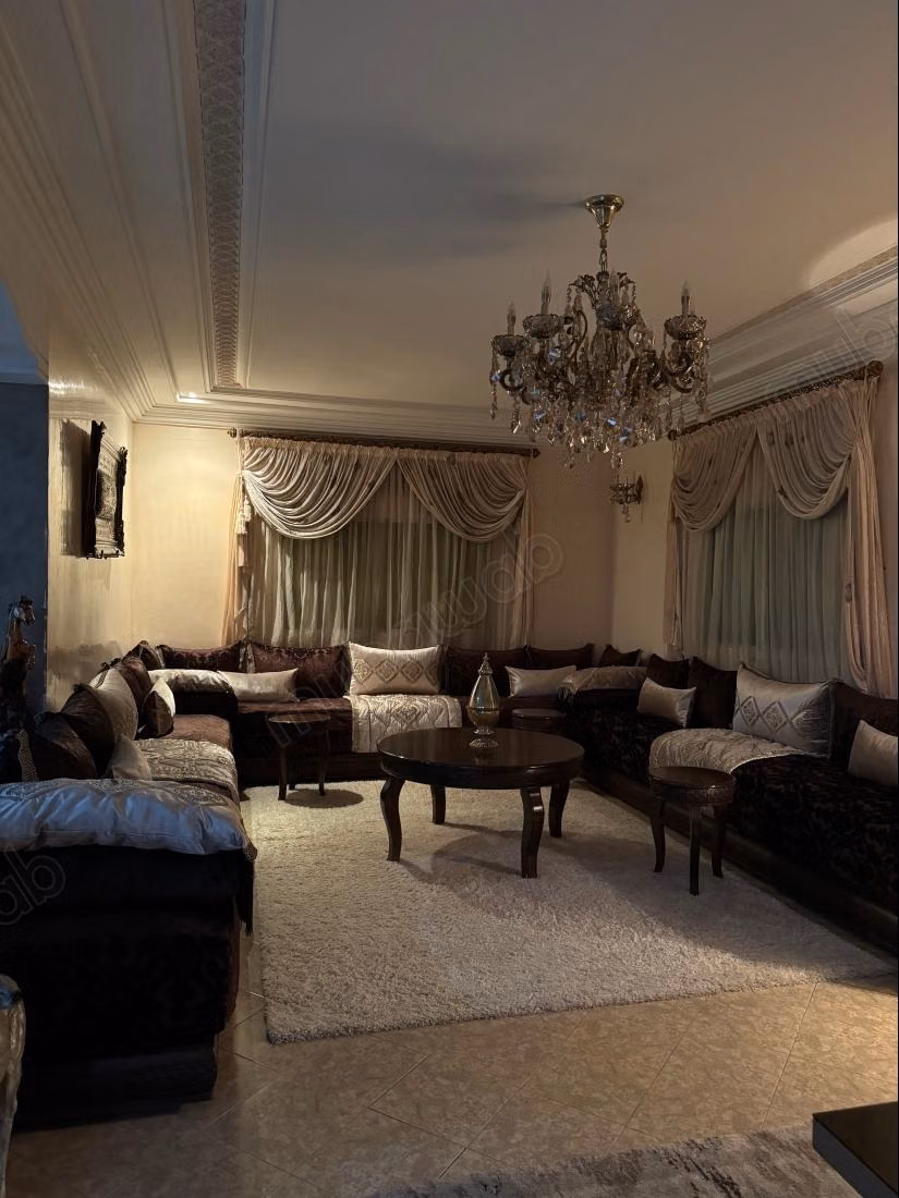 Casa en venta en Oued Fes. 4 habitaciones. Salón tradicional, antena parabólica general