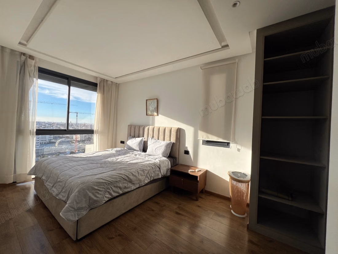 Gemeubileerd 2-slaapkamerappartement – Hoge verdieping & uitzicht