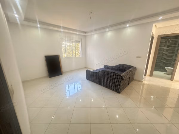 Affitta questo appartamento a Dar Bouazza. Superficie 60 m². Residence sicura