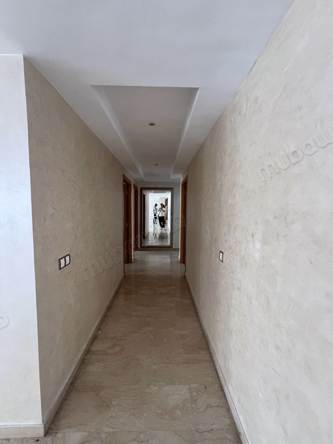 Superbe appartement vide 4 Chambre à Quartier Racine