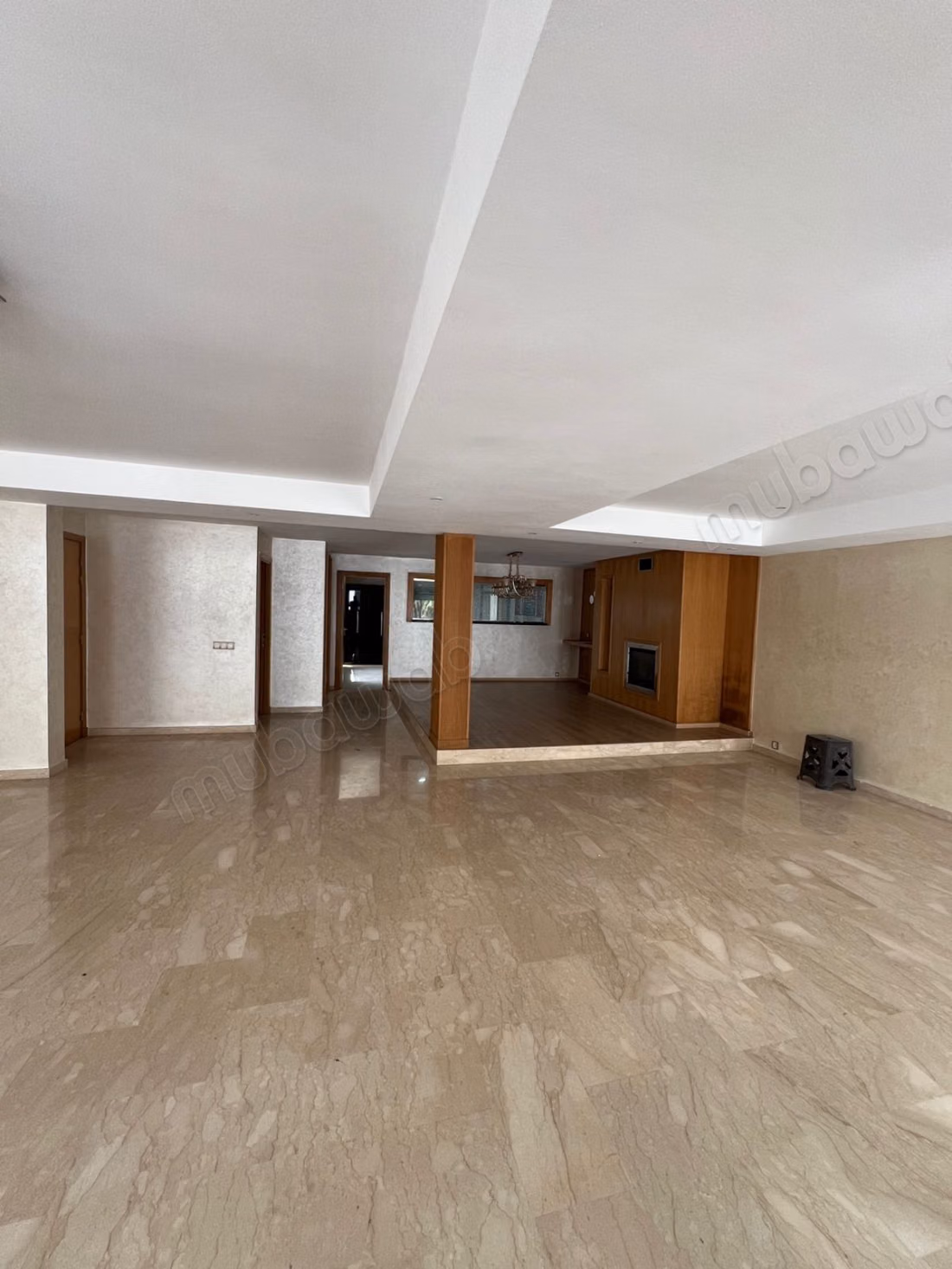 Superbe appartement vide 4 Chambre à Quartier Racine
