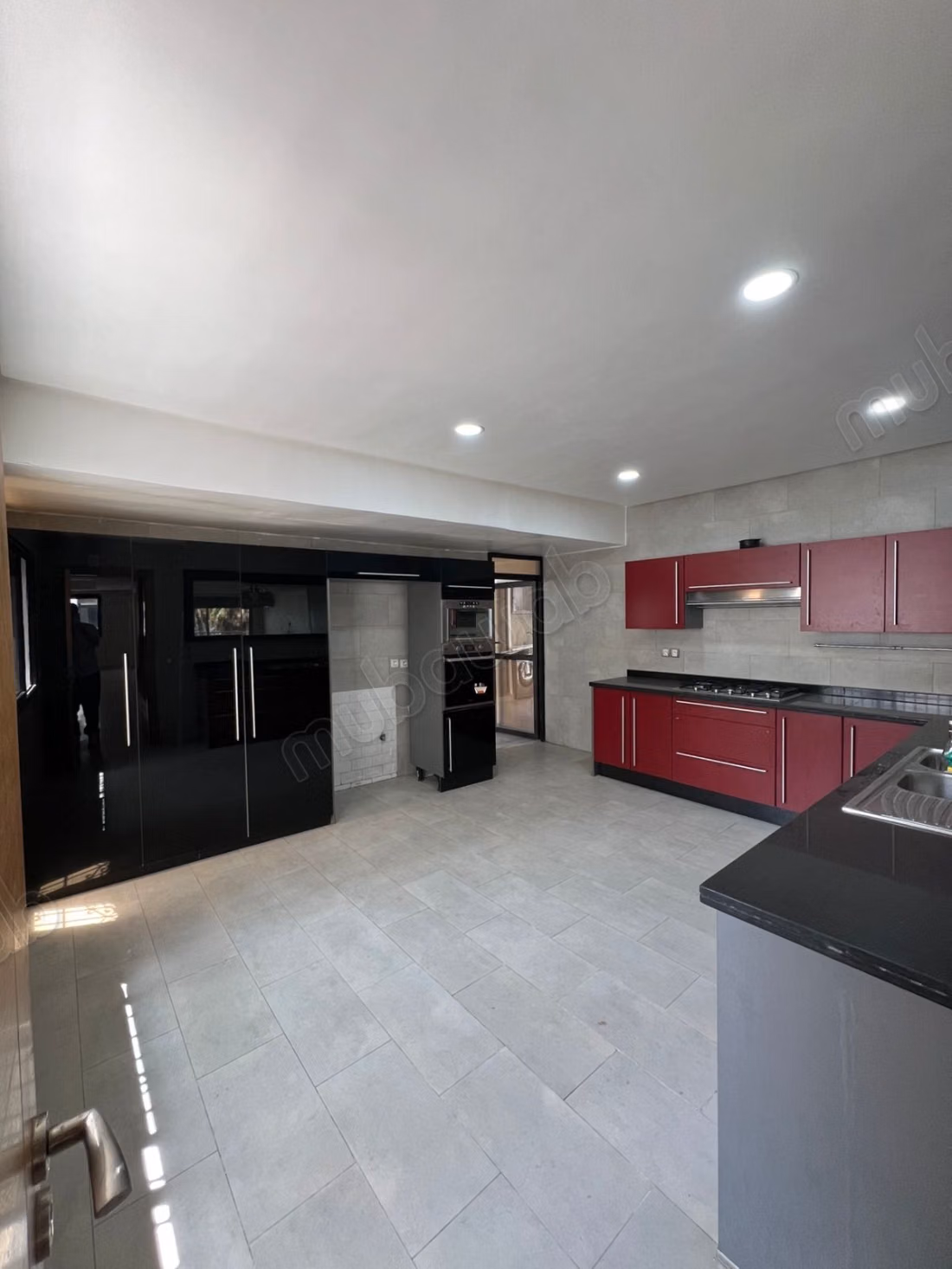 Superbe appartement vide 4 Chambre à Quartier Racine