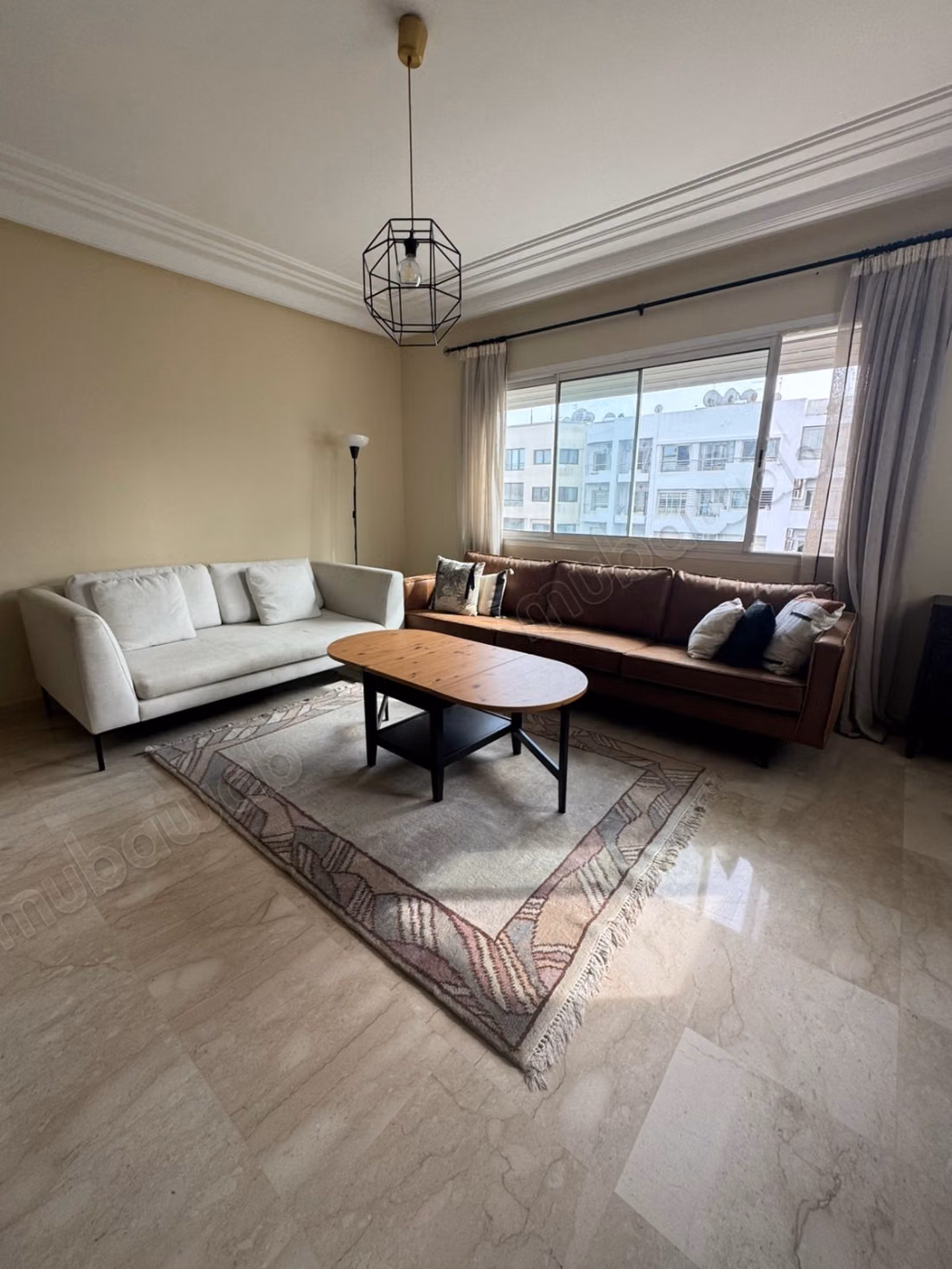 Très bel appartement Meublé à 3 chambres à Quartier Racine