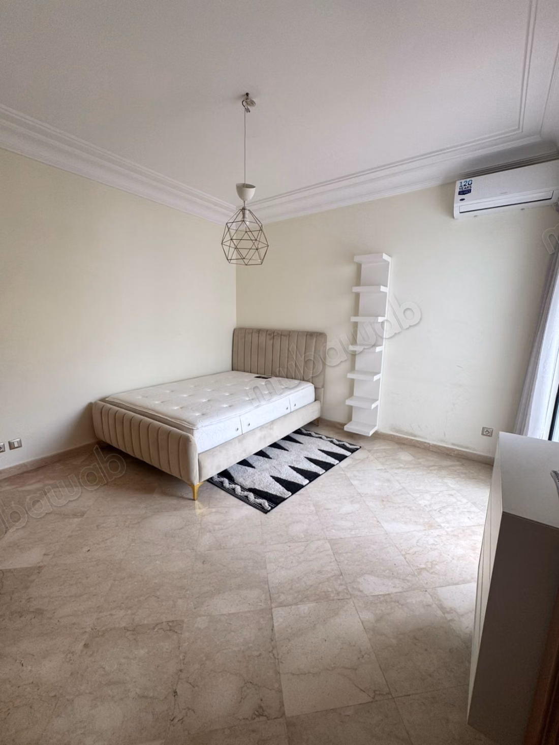 Très bel appartement Meublé à 3 chambres à Quartier Racine