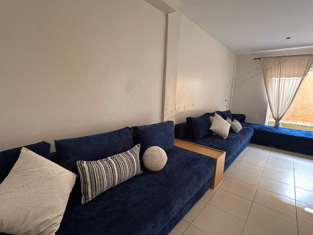 Villa de haut standing à louer à Route de Safi. 10 pièces confortables. Meublé