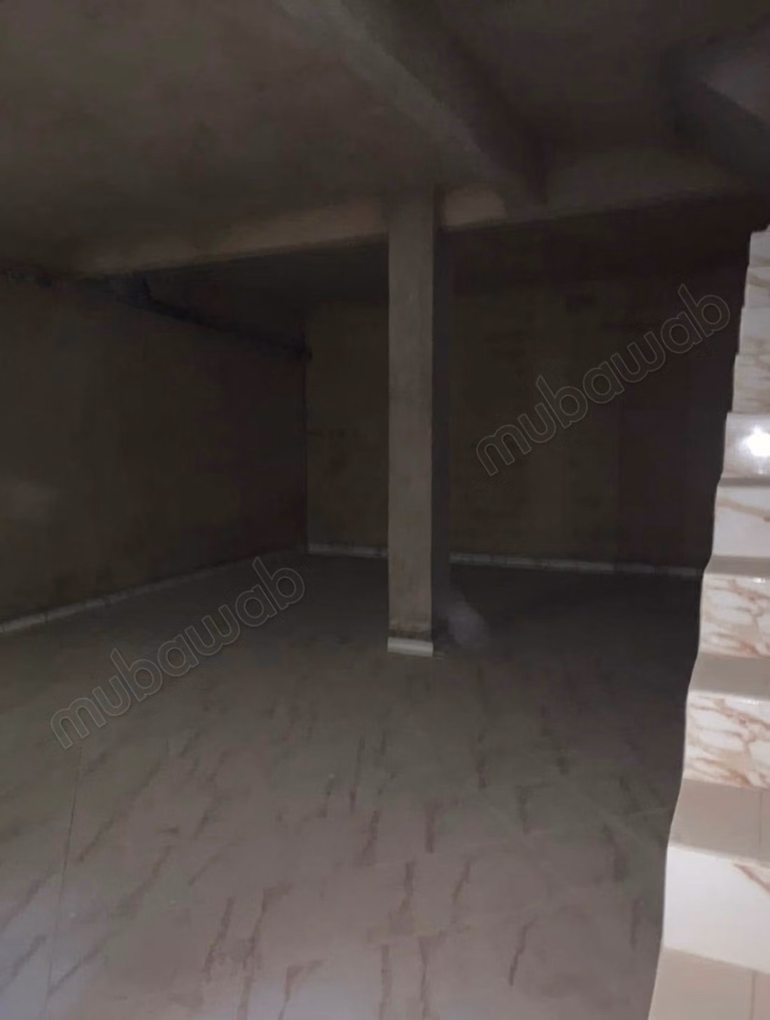 80 m² winkel in de kelder 80 m²