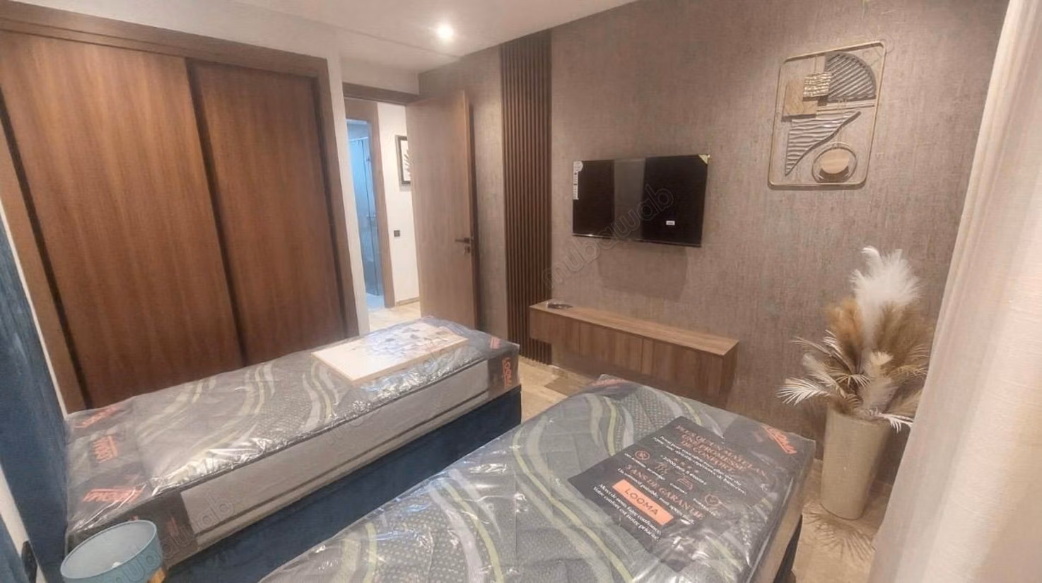 Apt Luxueusement Meublé 2 ch Jardin Résidence Pr