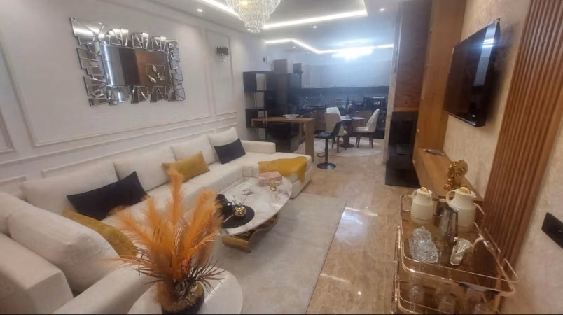 Apt Luxueusement Meublé 2 ch Jardin Résidence Pr