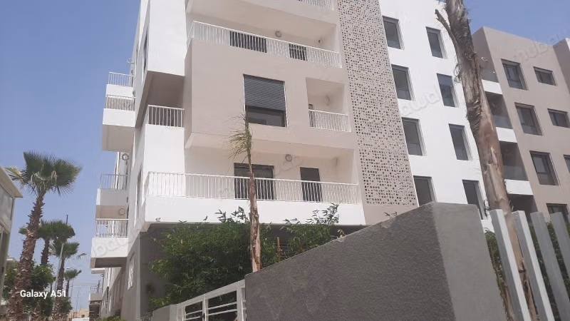Alquila este hermoso apartamento en Victoria Bouskoura