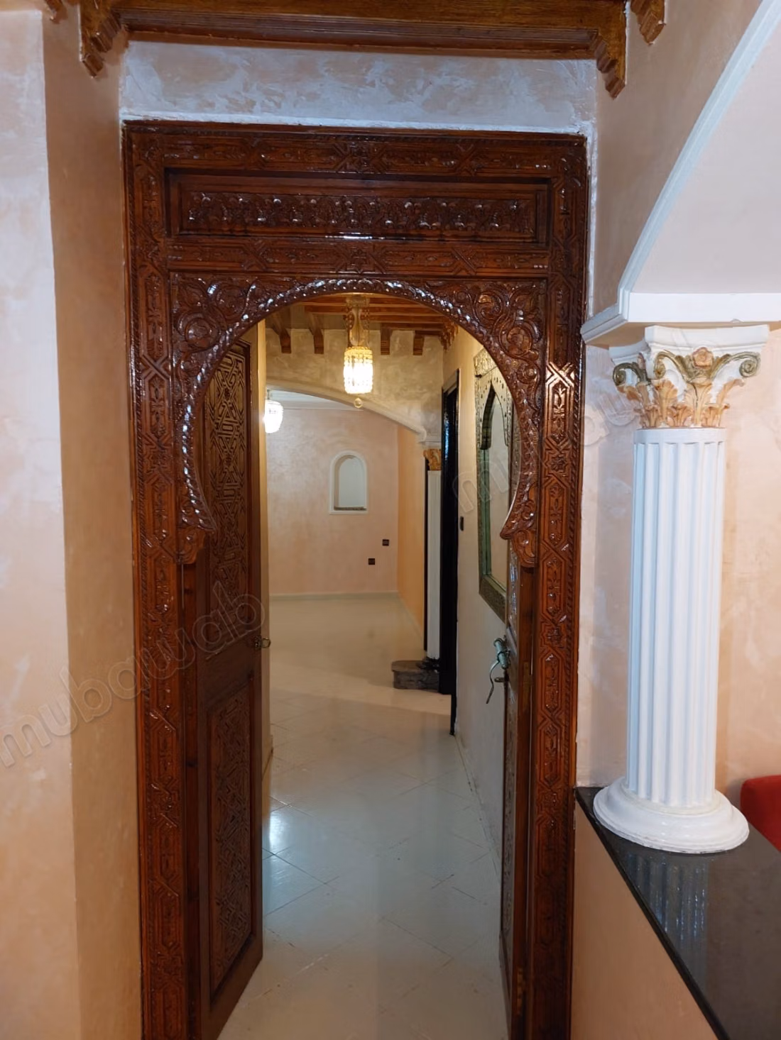 Mooie appartement te koop in Izdihar. 4 grote kamers. Concierge