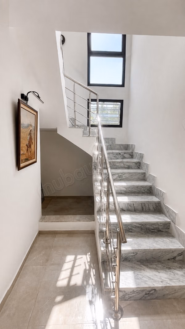Triplex neuf à louer – Haut standing