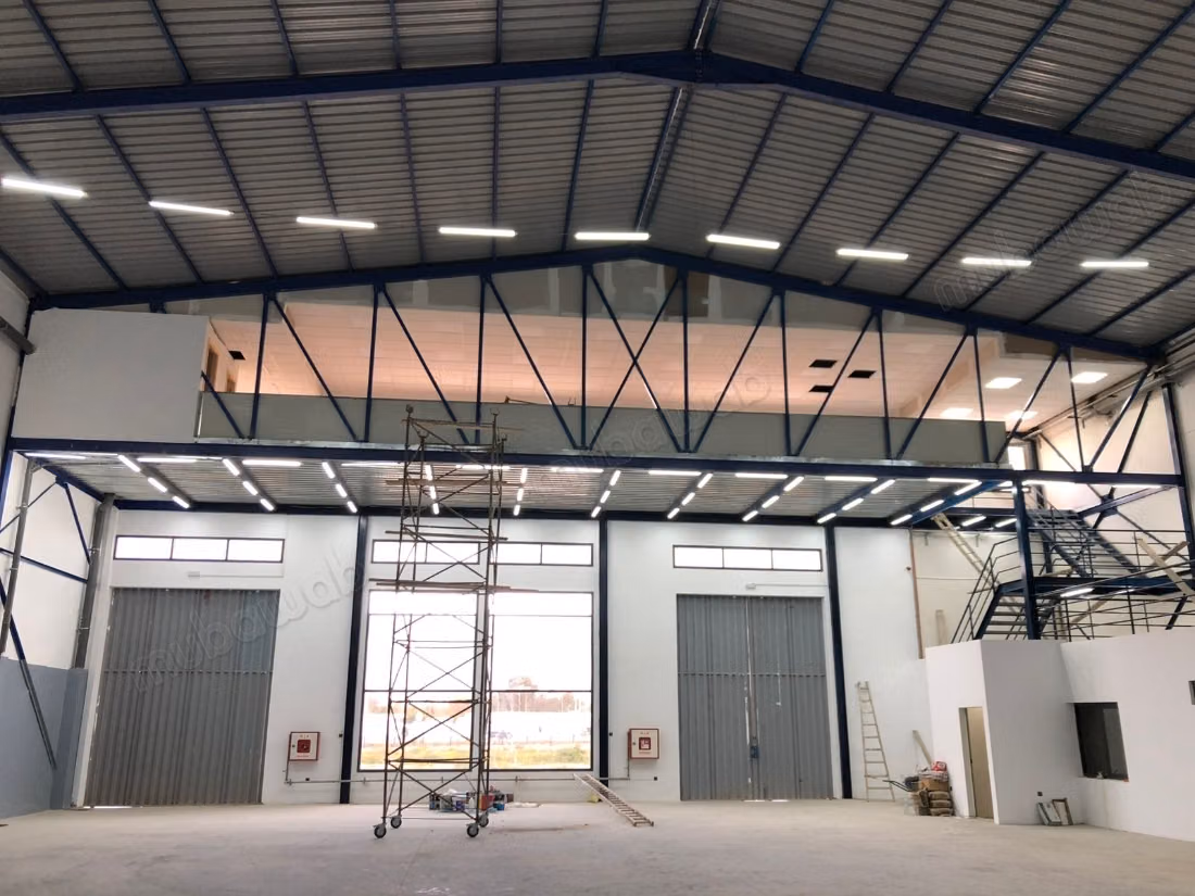 Industriële fabriek van 1124 m in het industrieterrein Sapino te huur