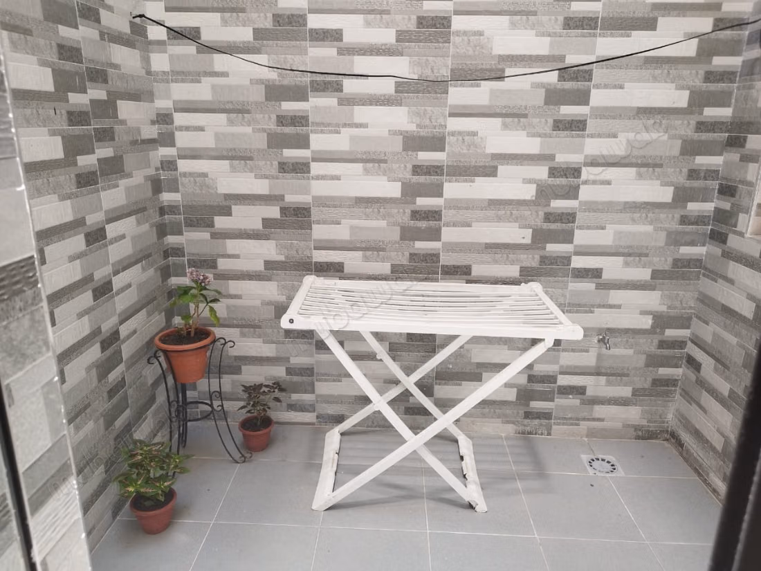 Bel appartement à louer au port. 2 excellentes chambres. Meublé