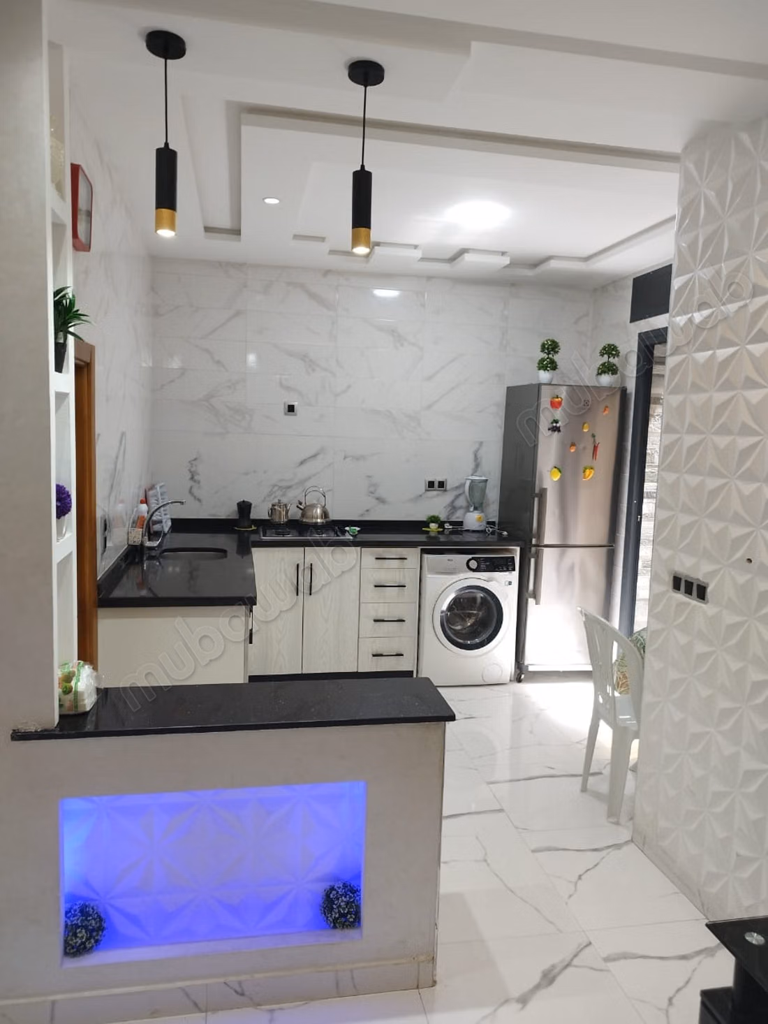 Bel appartement à louer au port. 2 excellentes chambres. Meublé