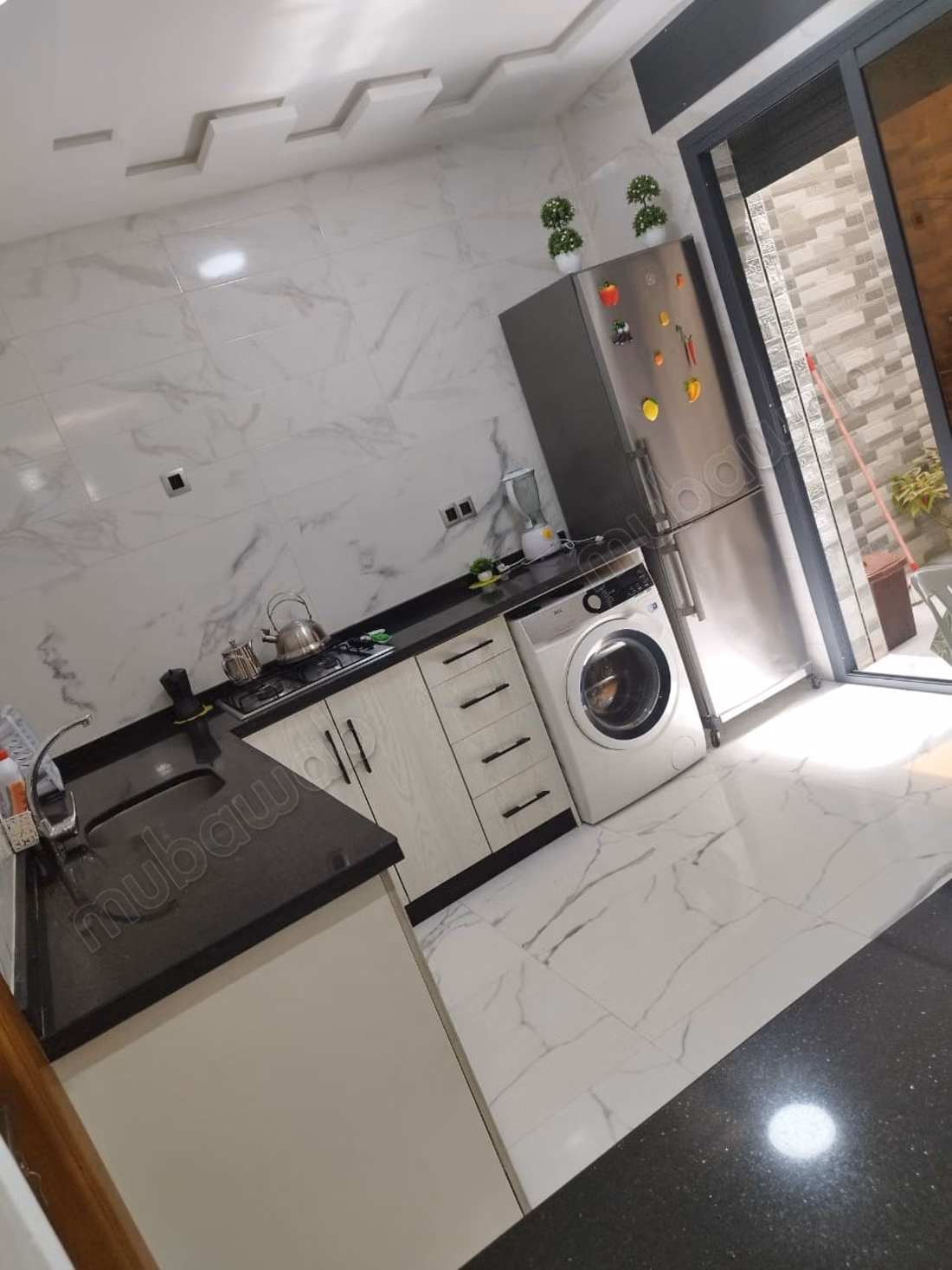 Bel appartement à louer au port. 2 excellentes chambres. Meublé