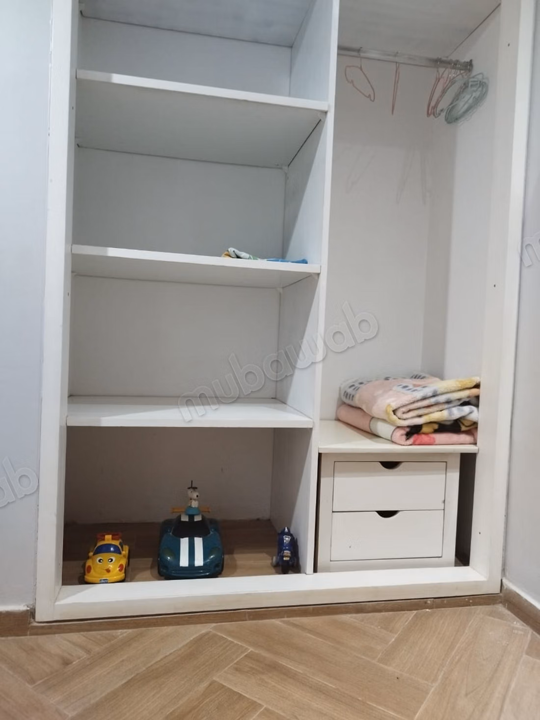 Bel appartement à louer au port. 2 excellentes chambres. Meublé