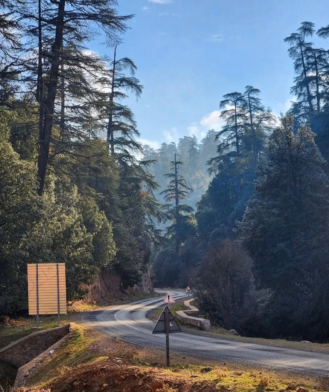 Terrain en vente à Aguelmam Azegza.
Surface totale 280000 m²