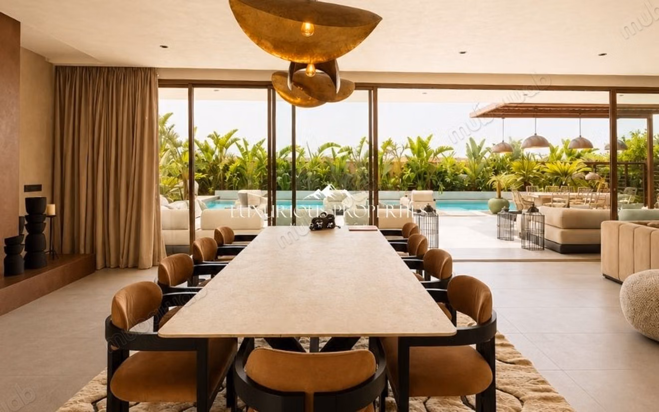Exceptional contemporary villa with swimming pool