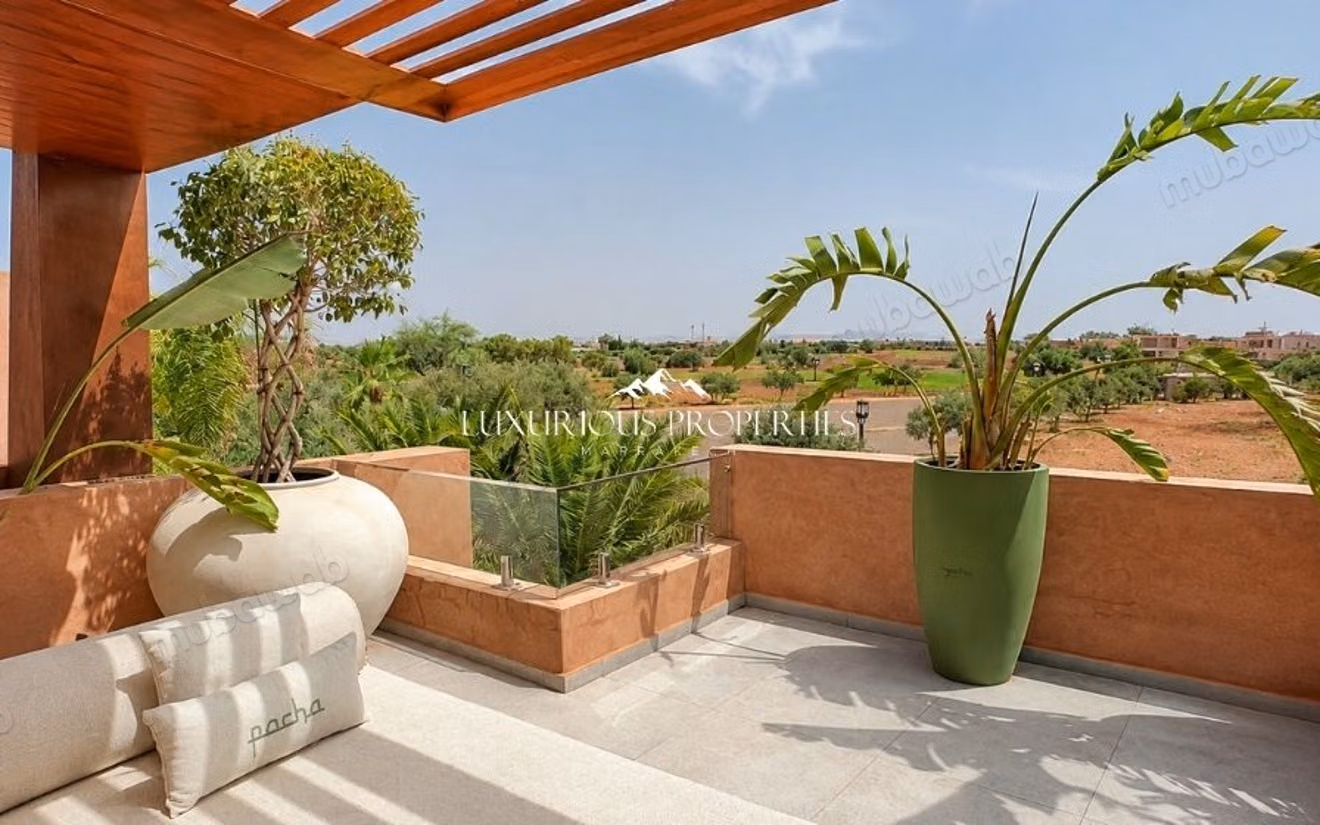Exceptional contemporary villa with swimming pool