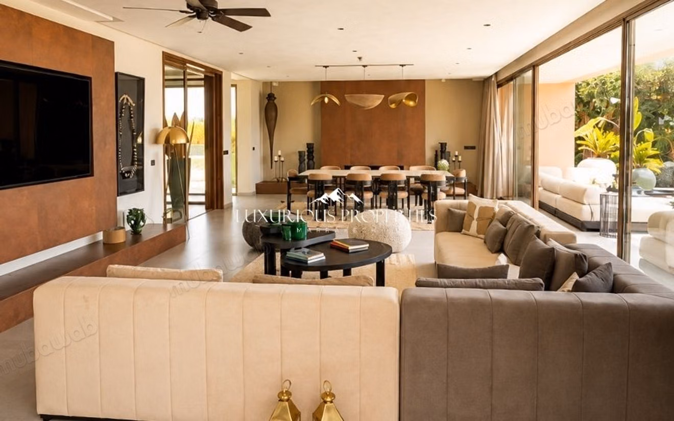 Exceptional contemporary villa with swimming pool