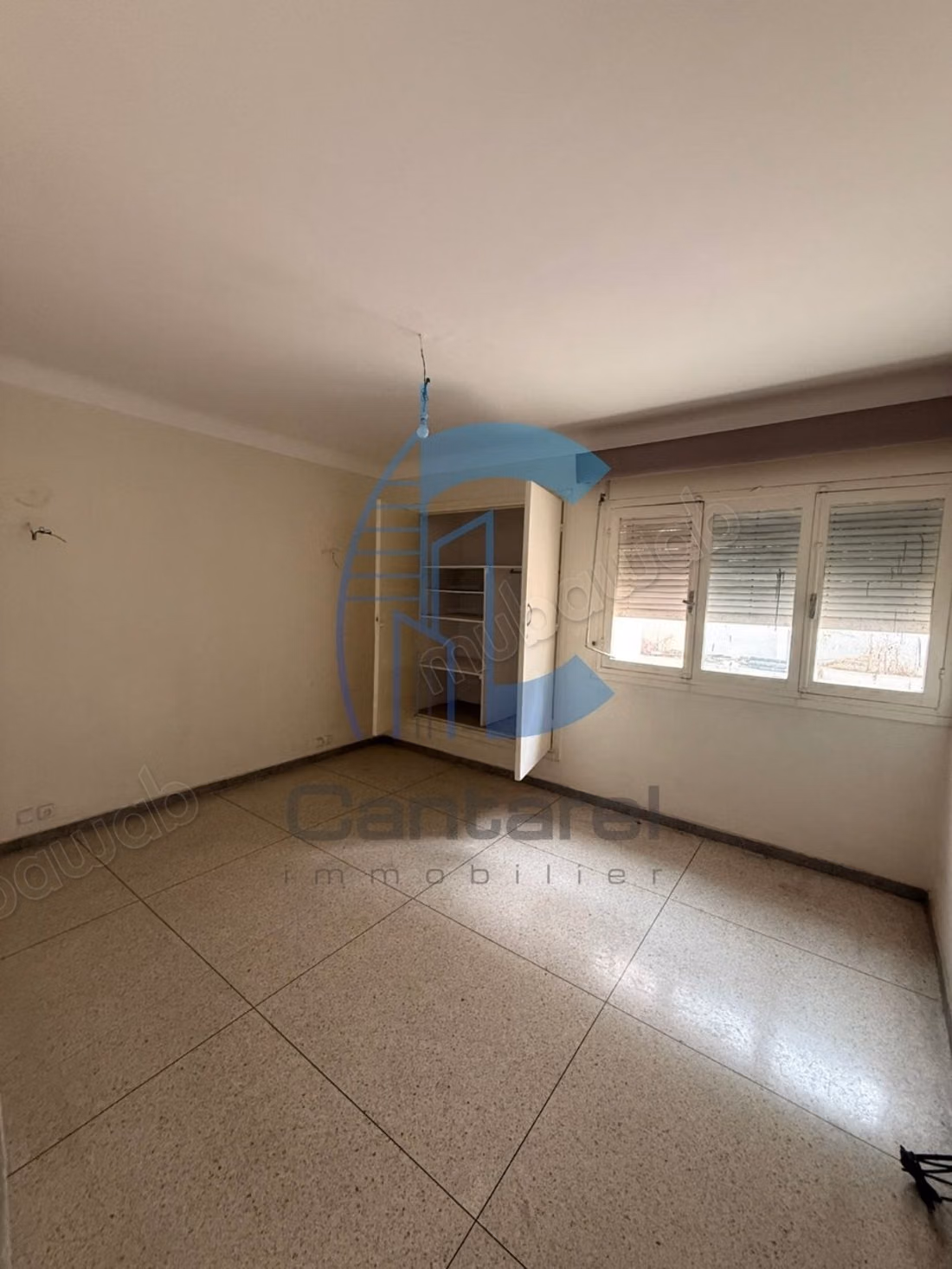 Venta de apartamento vacío en Mers Sultan