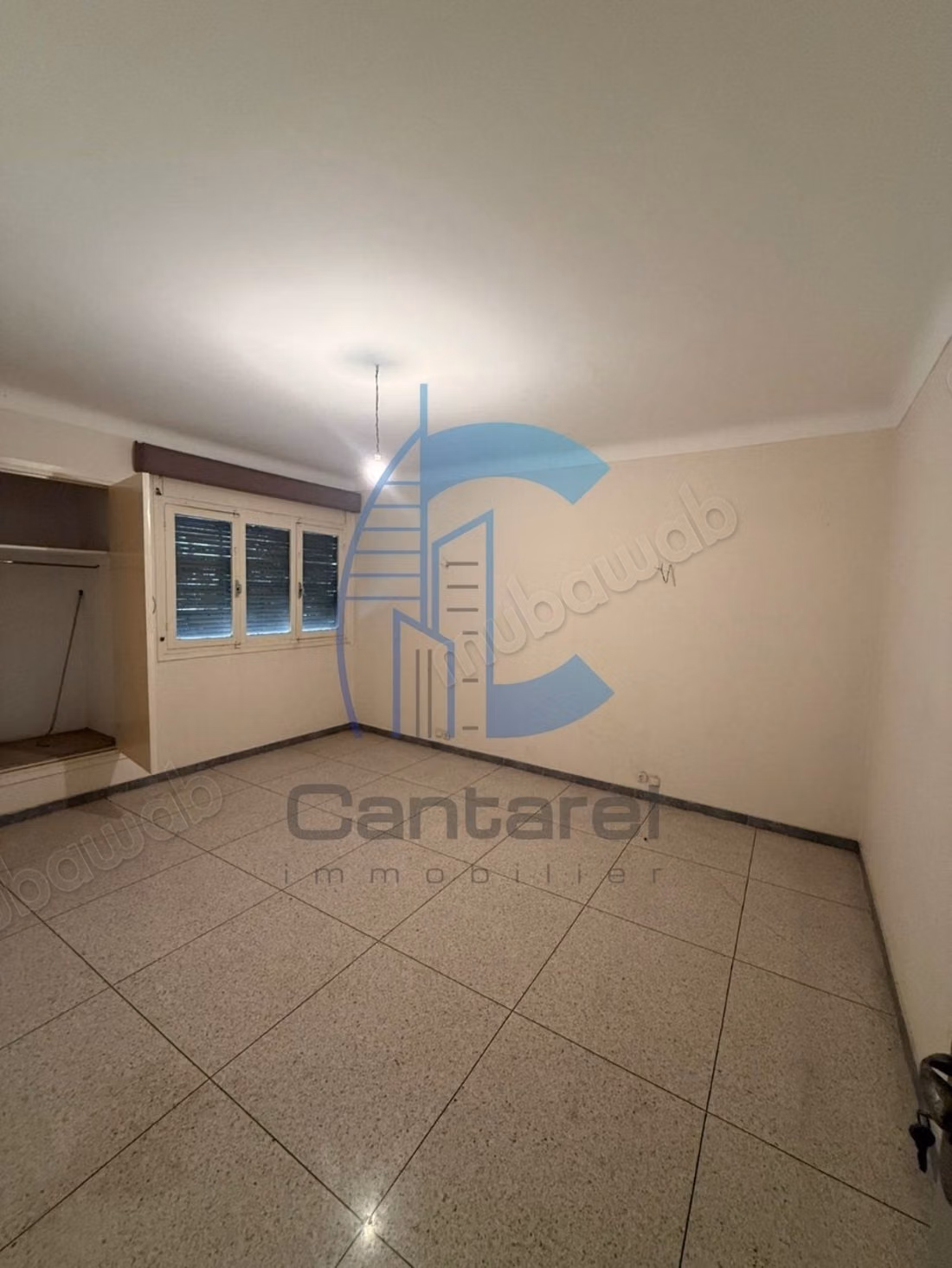Venta de apartamento vacío en Mers Sultan