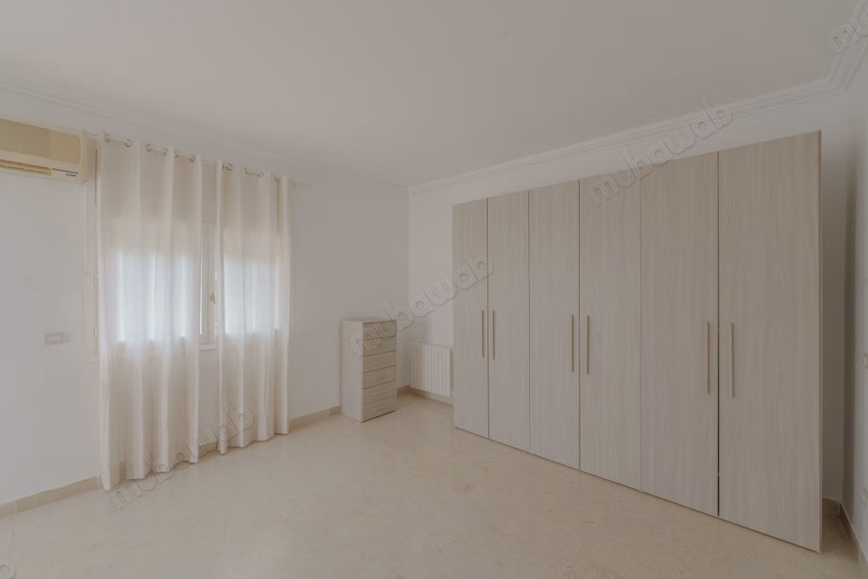 Casa in affitto a La Marsa Ville. 4 camere. Doppi vetri, porta blindata