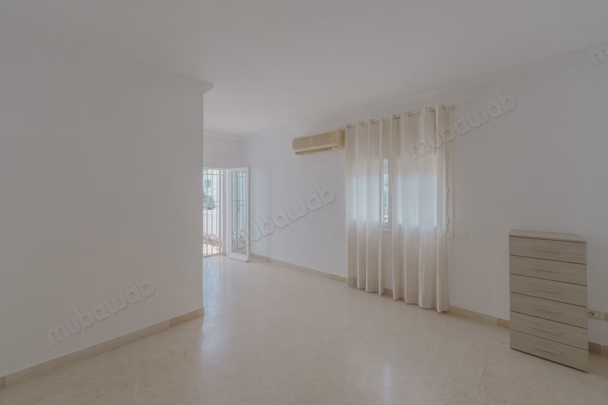 Casa in affitto a La Marsa Ville. 4 camere. Doppi vetri, porta blindata