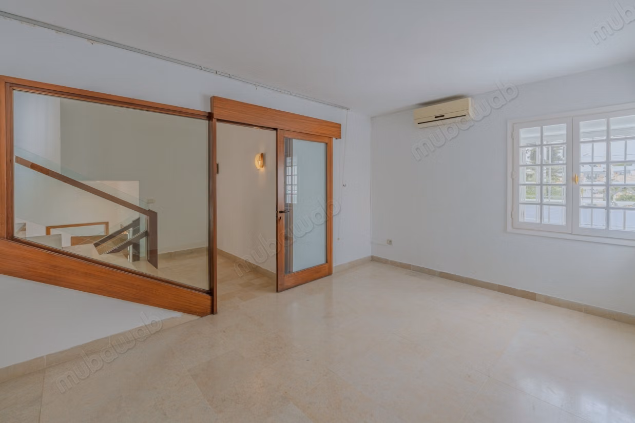 Casa in affitto a La Marsa Ville. 4 camere. Doppi vetri, porta blindata
