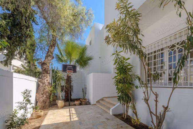 Casa in affitto a La Marsa Ville. 4 camere. Doppi vetri, porta blindata